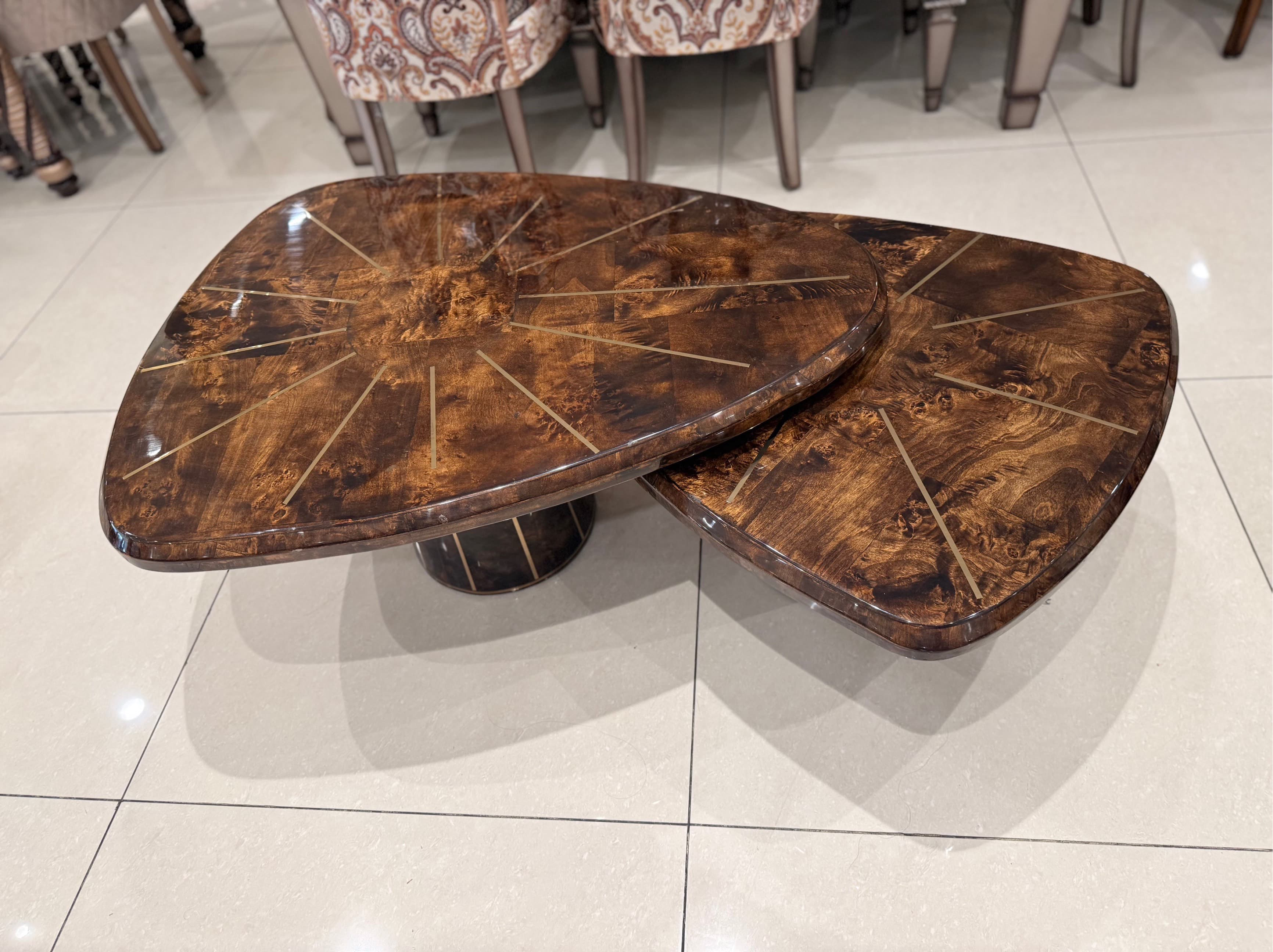 Elegant Centre Table 2