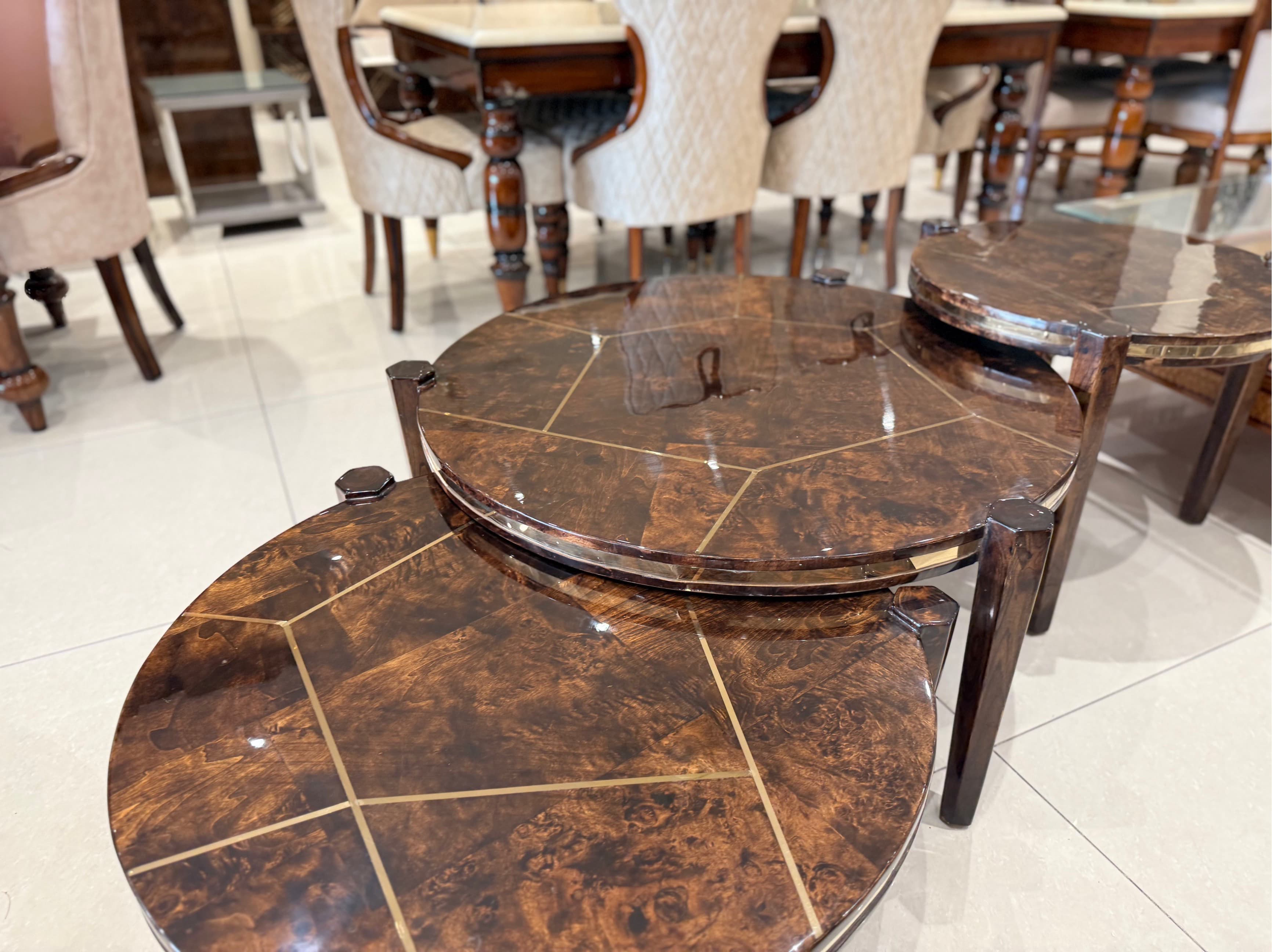 Elegant Centre Table 4